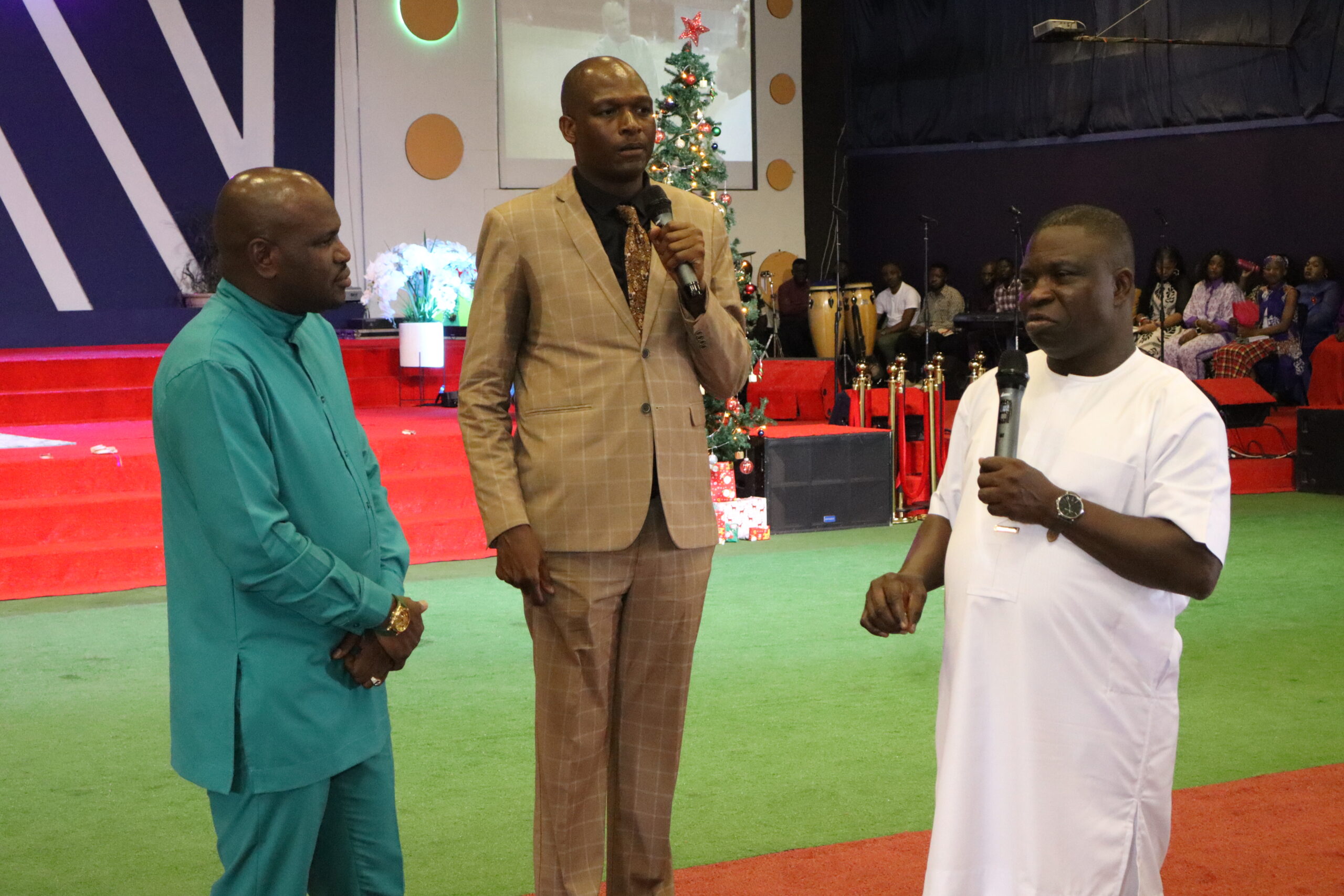 Read more about the article Prophet Hezekiah Ushers Prophet Samuel Akinbodunse Led FANO into New Manifestation Of Glory